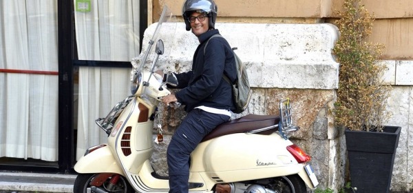 Fiorello sullo scooter prima dell'incidente