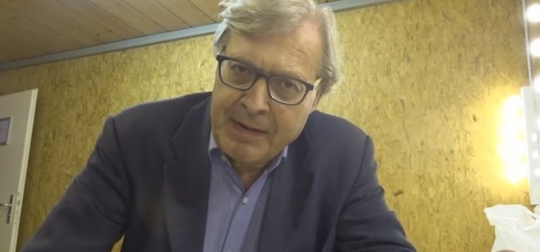 Vittorio Sgarbi nel video pubblicato su facebook